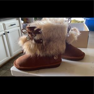 Toddler size 9 Micheal Kors boots
